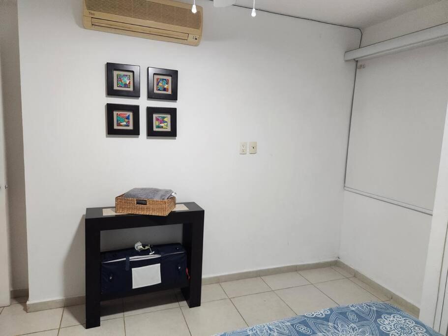 Departamento De Lujo. Seguridad 24. Playa A Pasos. * Acapulco