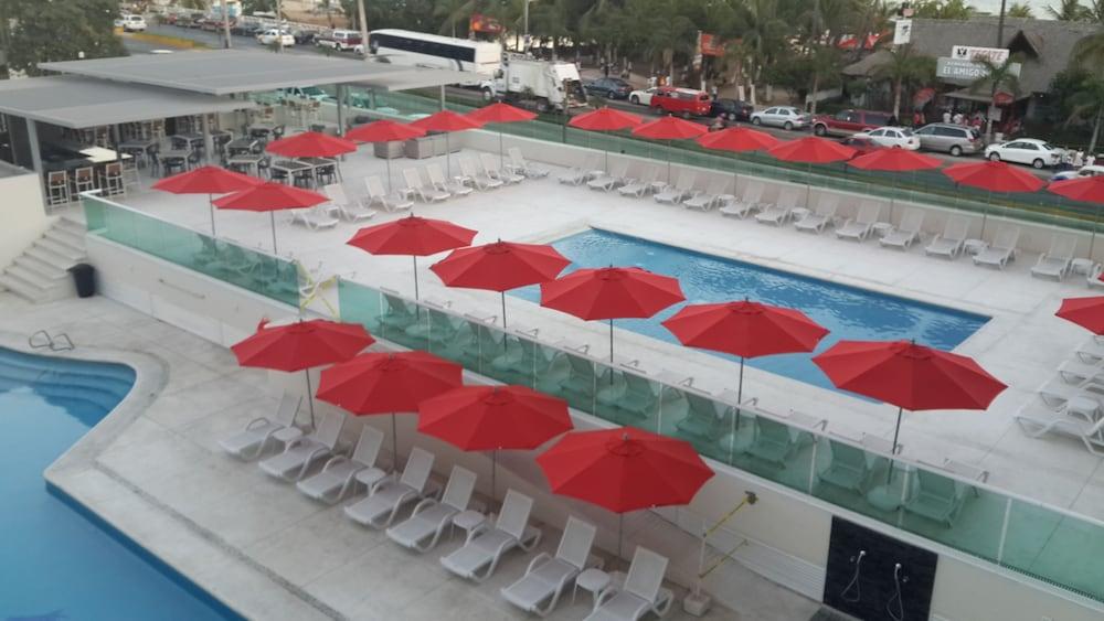 We 3* Acapulco