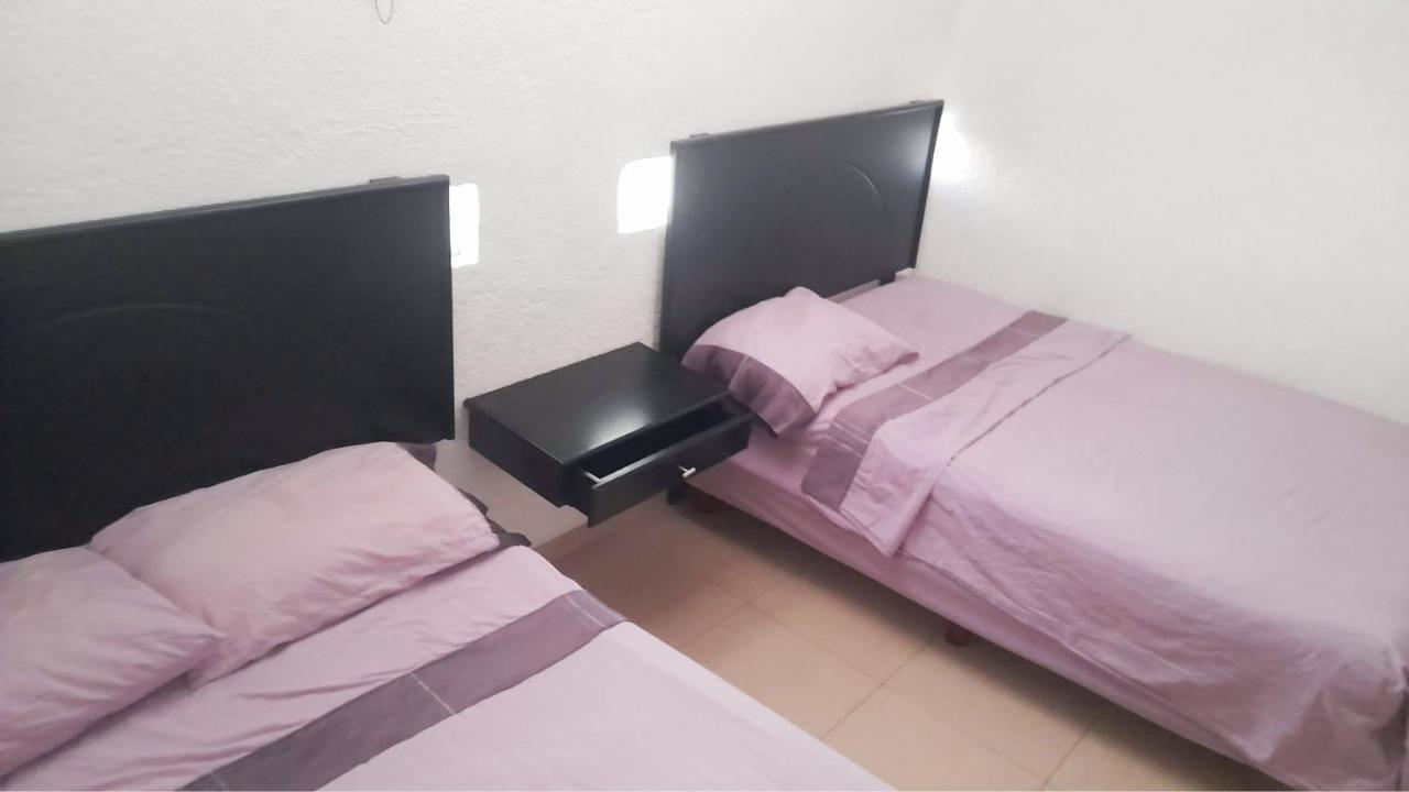 Twin Towers Caleta Hotel