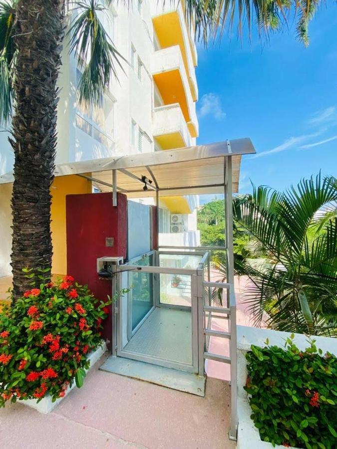 Torres Gemelas De Caleta/ Twin Towers Apartment *
