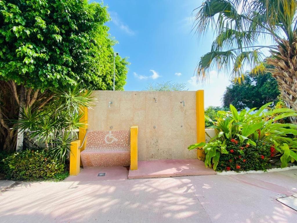 Torres Gemelas De Caleta/ Twin Towers Apartment