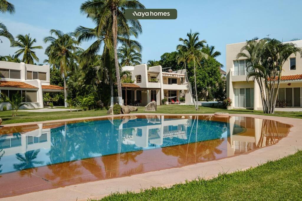 Amazing House With Private Pool - Tennis & Paddle Court