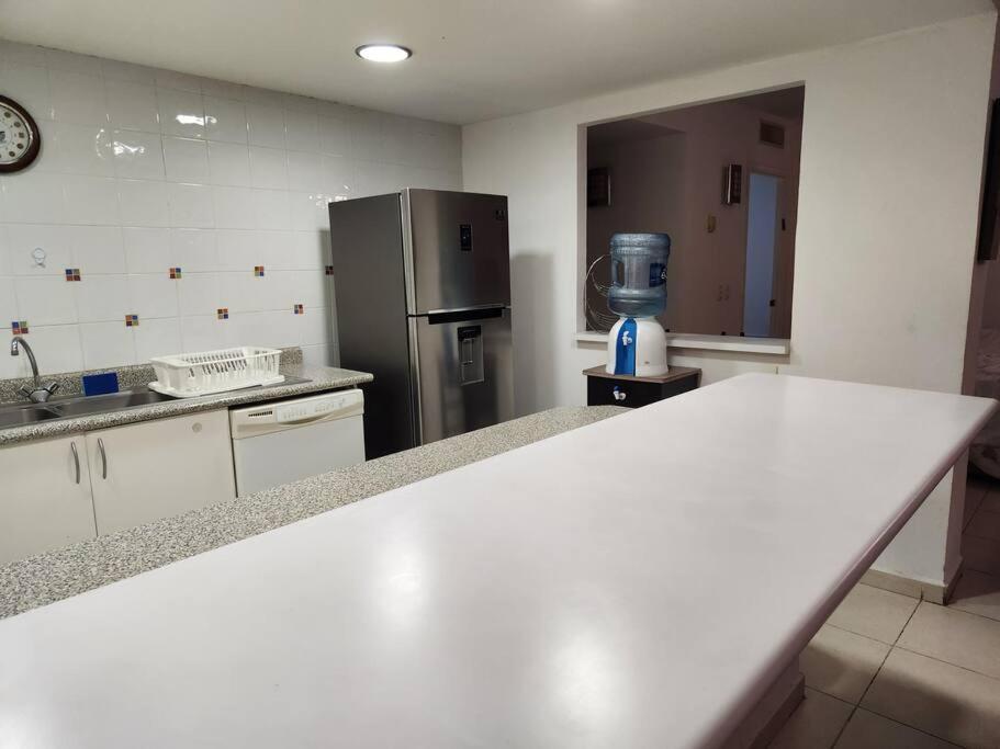 Departamento De Lujo. Seguridad 24. Playa A Pasos. *