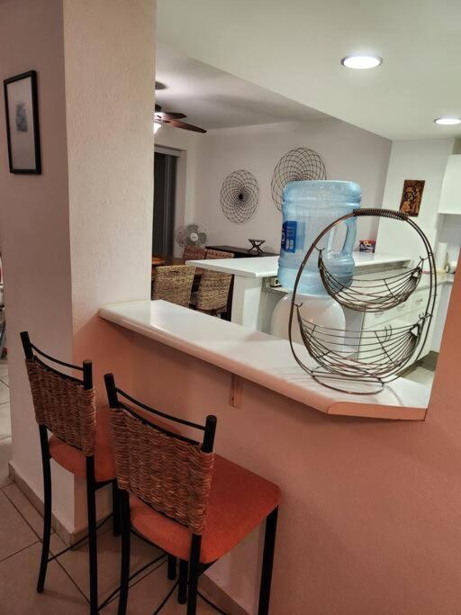 Departamento De Lujo. Seguridad 24. Playa A Pasos. Acapulco