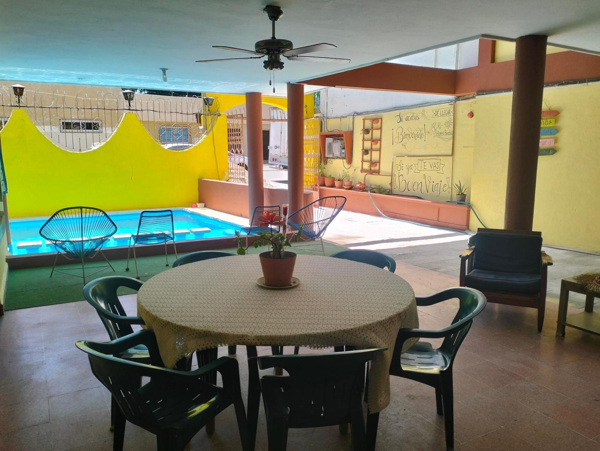 Beatriz Hotel *