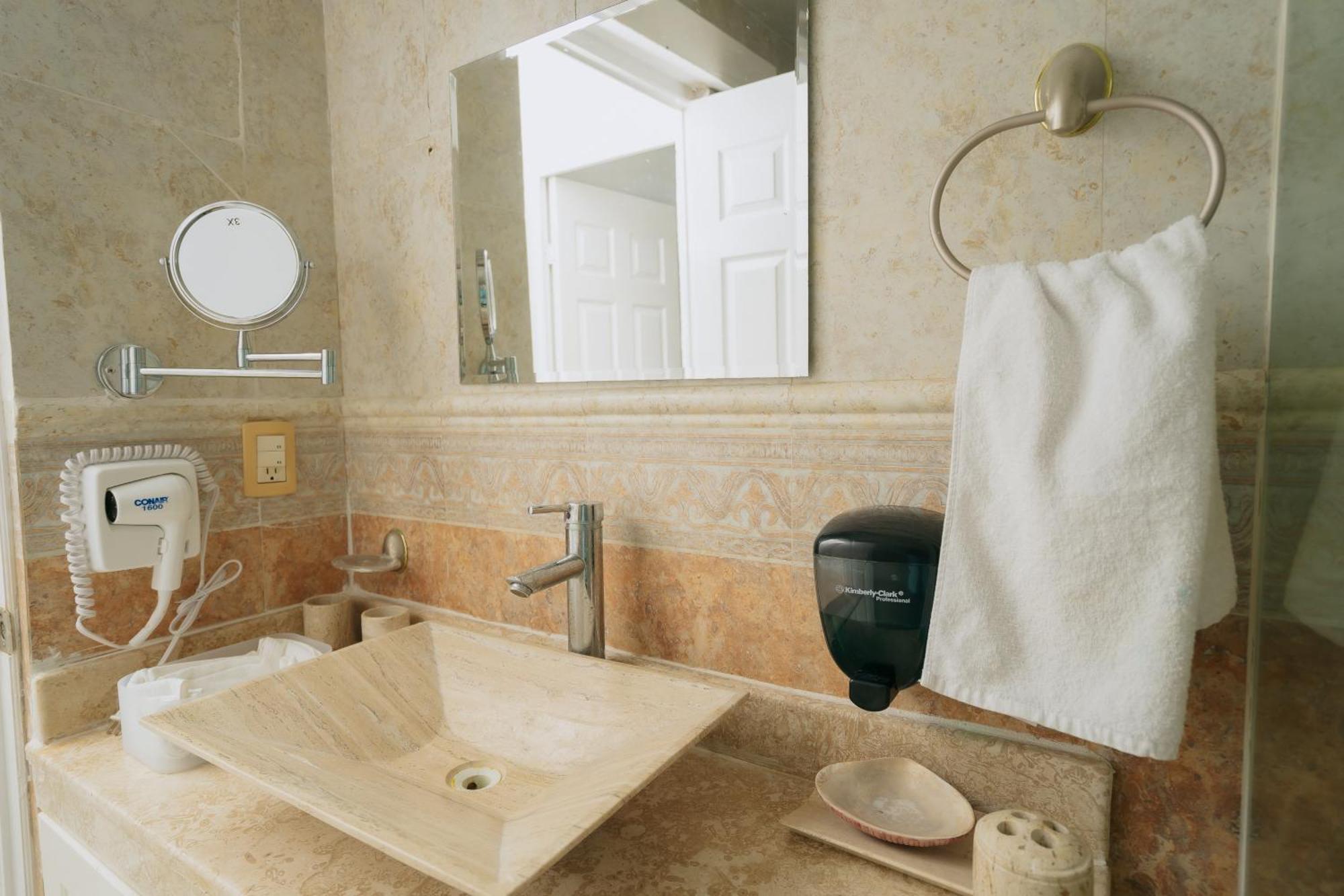 Depa 100 Por Ciento Familiar Cerca Del Mar Con Roff Garden Y Jacuzzi Acapulco