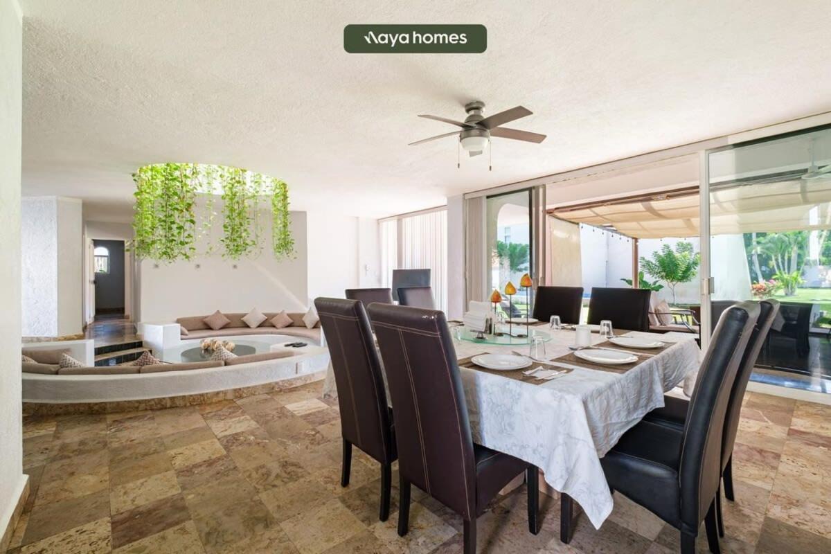 Holiday home Amazing House With Private Pool - Tennis & Paddle Court