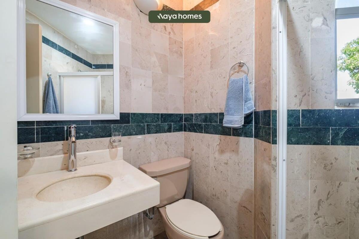 Amazing House With Private Pool - Tennis & Paddle Court Holiday home