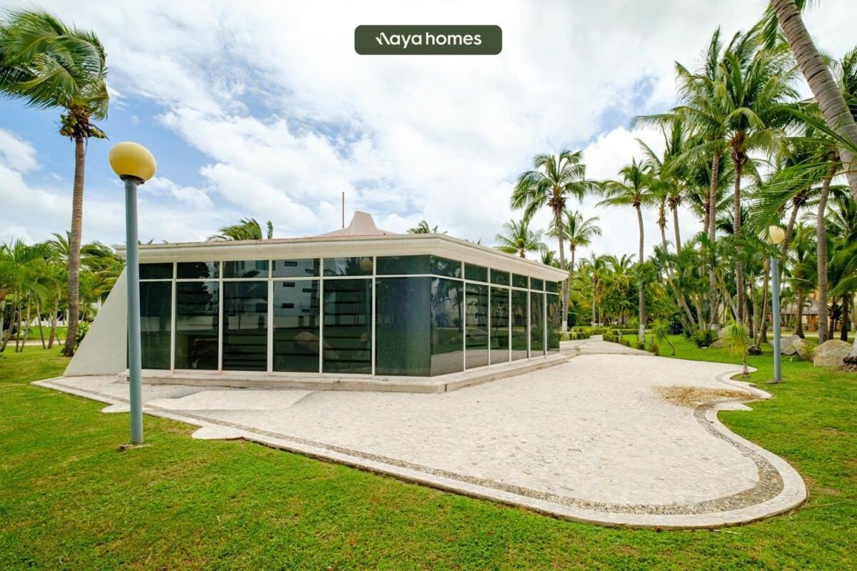 Holiday home Amazing House With Private Pool - Tennis & Paddle Court *