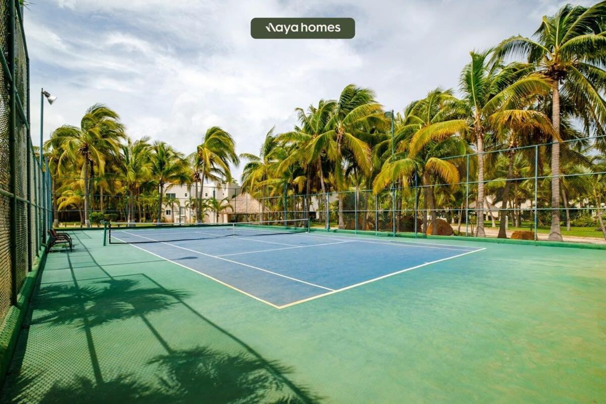 Holiday home Amazing House With Private Pool - Tennis & Paddle Court *