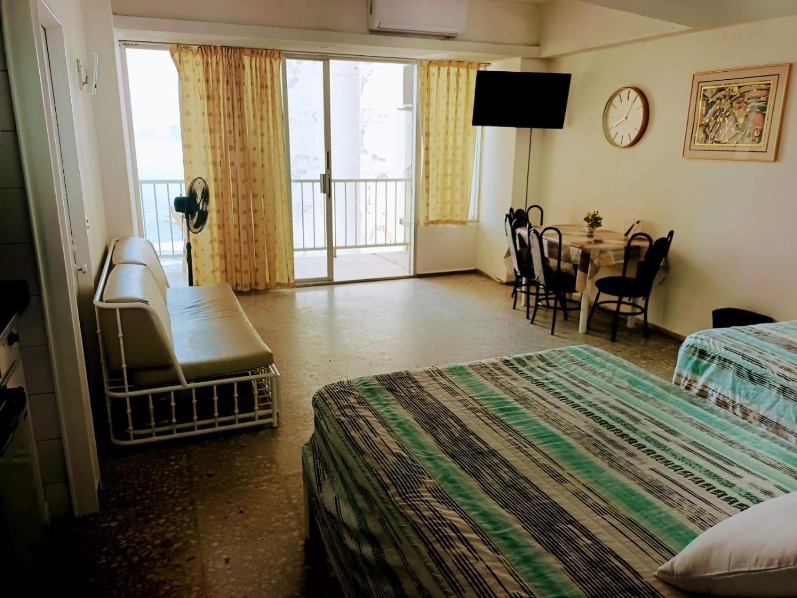 Torres Gemelas Aparthotel