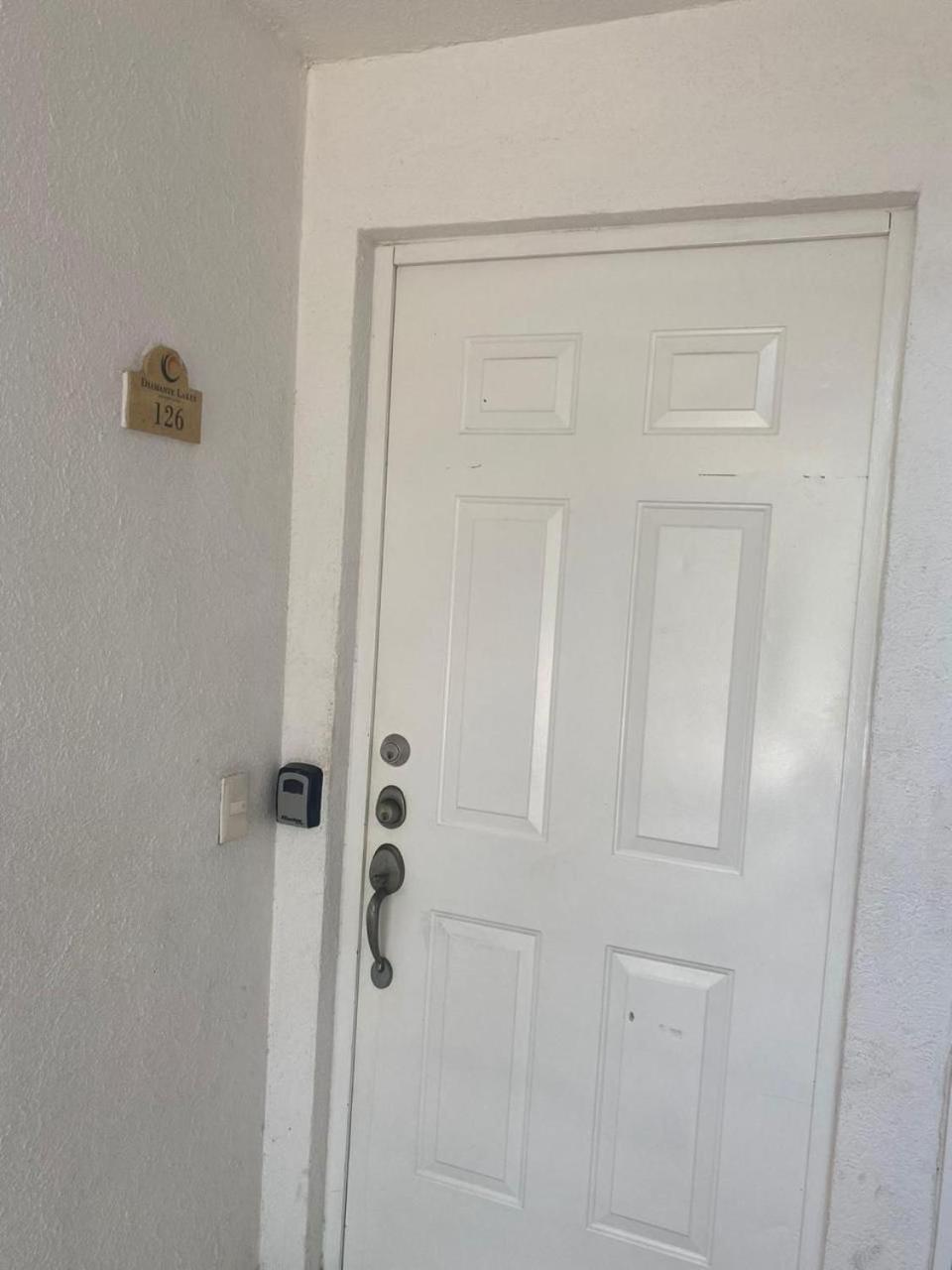 Marina Diamang Apartment