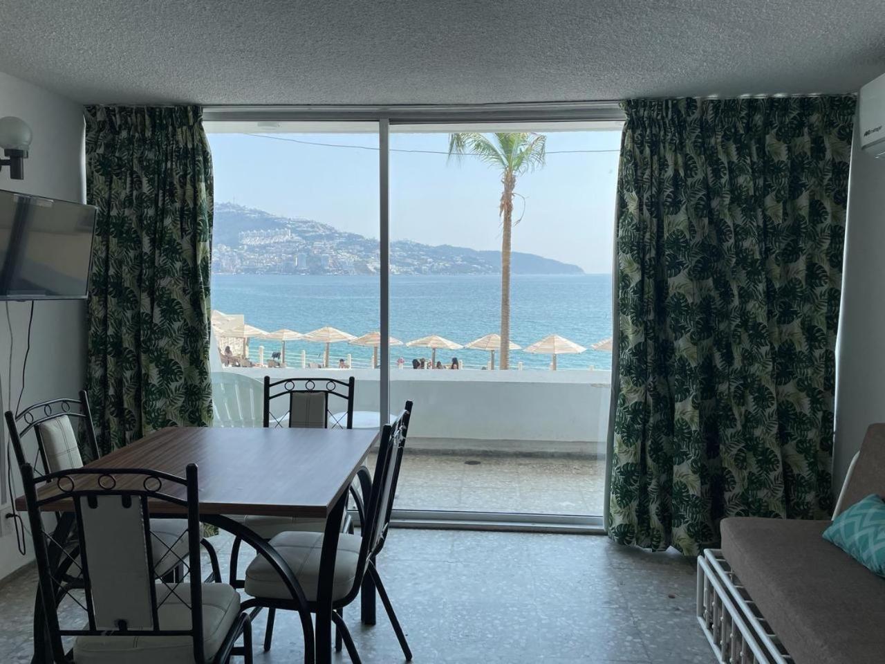 Hermosa En Acapulco