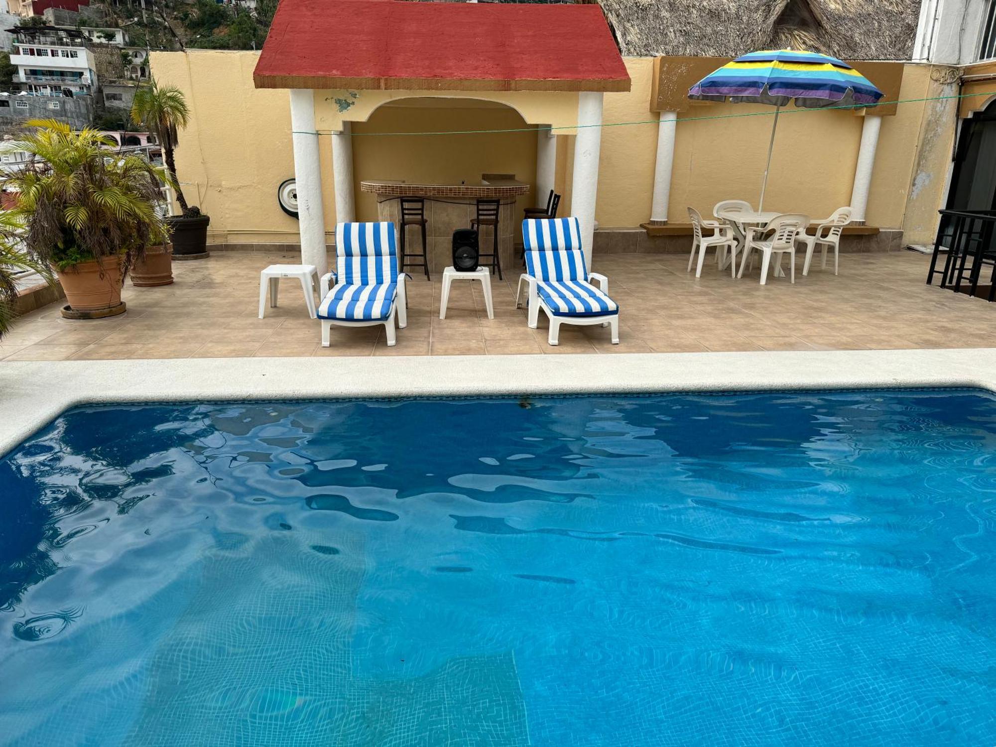 Blue Coast With Pool And Ocean View 10 To 35 P *
