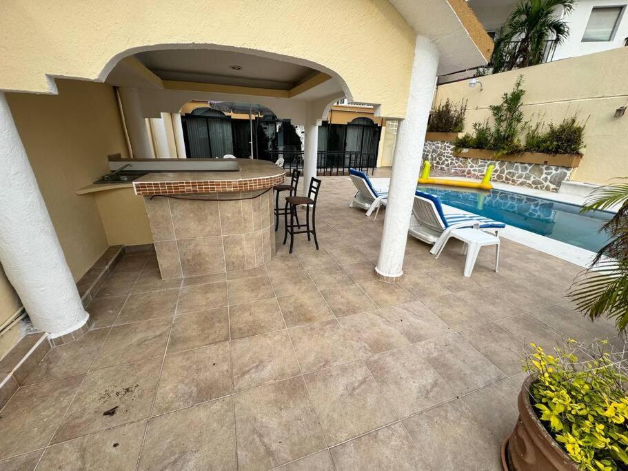 Blue Coast With Pool And Ocean View 10 To 35 P Acapulco