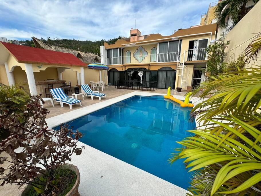 Blue Coast With Pool And Ocean View 10 To 35 P Holiday home Acapulco