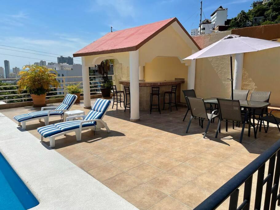 Blue Coast With Pool And Ocean View 10 To 35 P Holiday home *