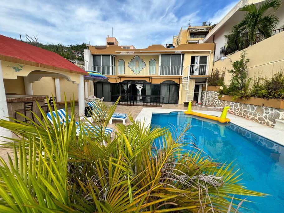 Blue Coast With Pool And Ocean View 10 To 35 P