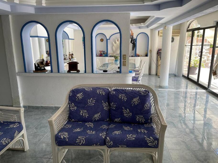 Blue Coast With Pool And Ocean View 10 To 35 P Holiday home Acapulco