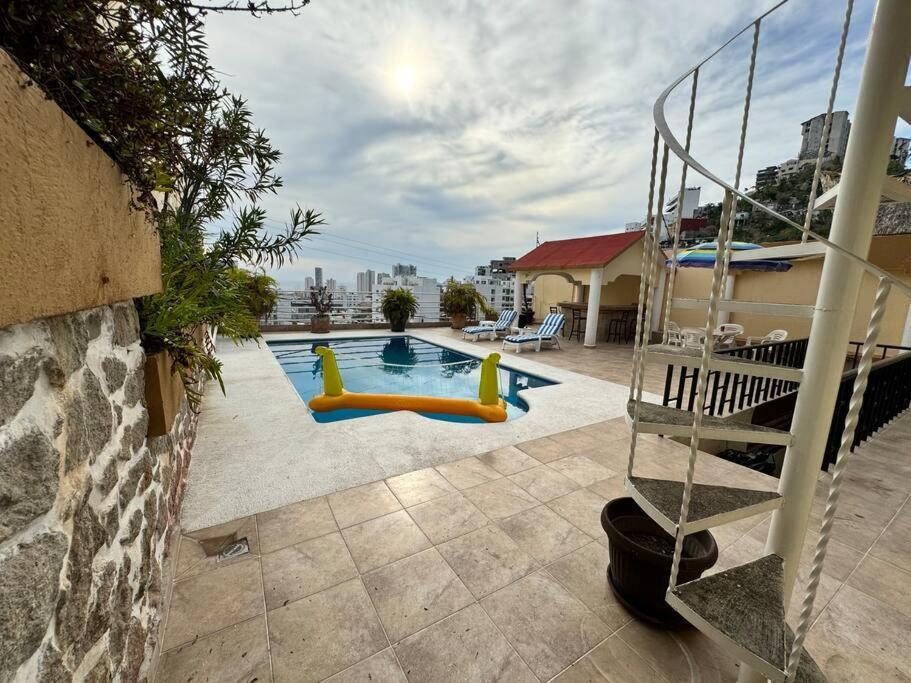 Blue Coast With Pool And Ocean View 10 To 35 P