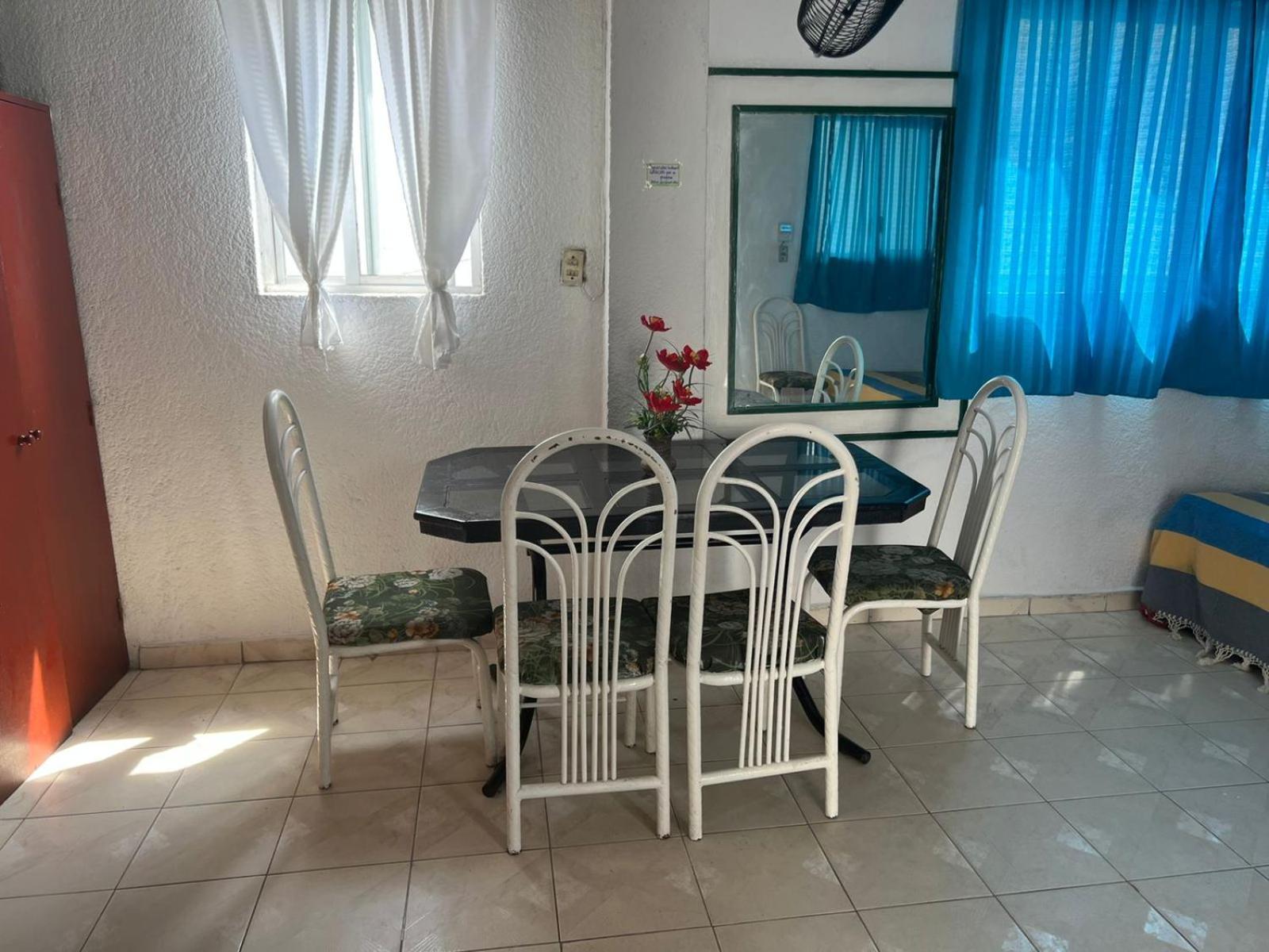 Lu'um Acapulco