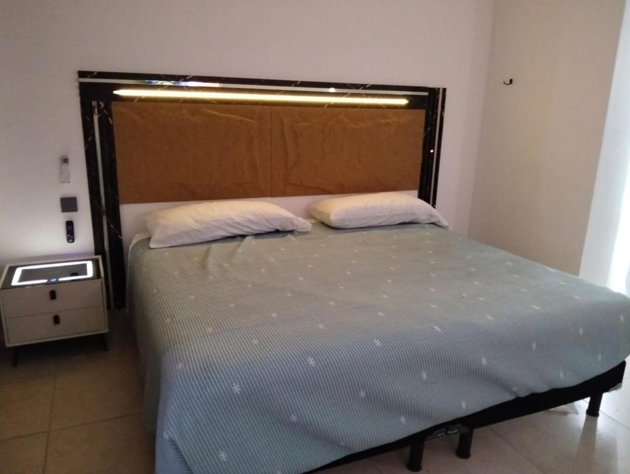 Brake Apartment *
