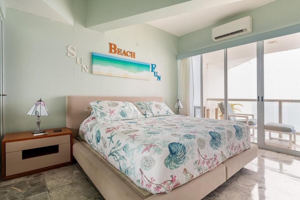 Great Beachfront Condo,11th Floor, Great View! Acapulco