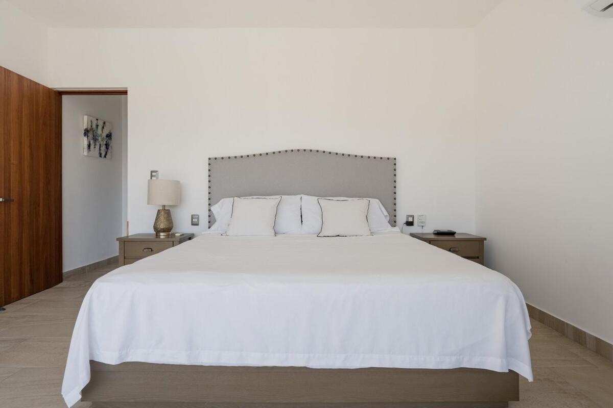 Apartment Ph In Diamante With Private Rooftop *