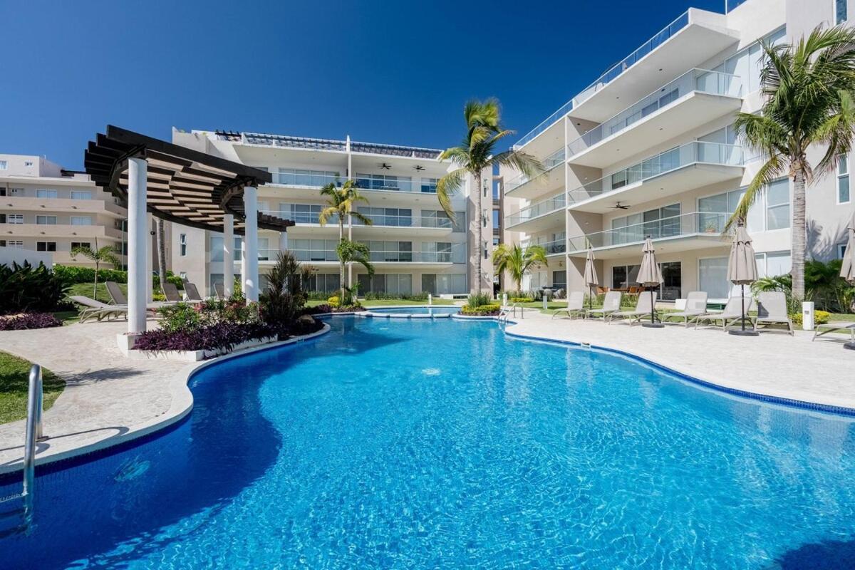 Apartment Ph In Diamante With Private Rooftop *
