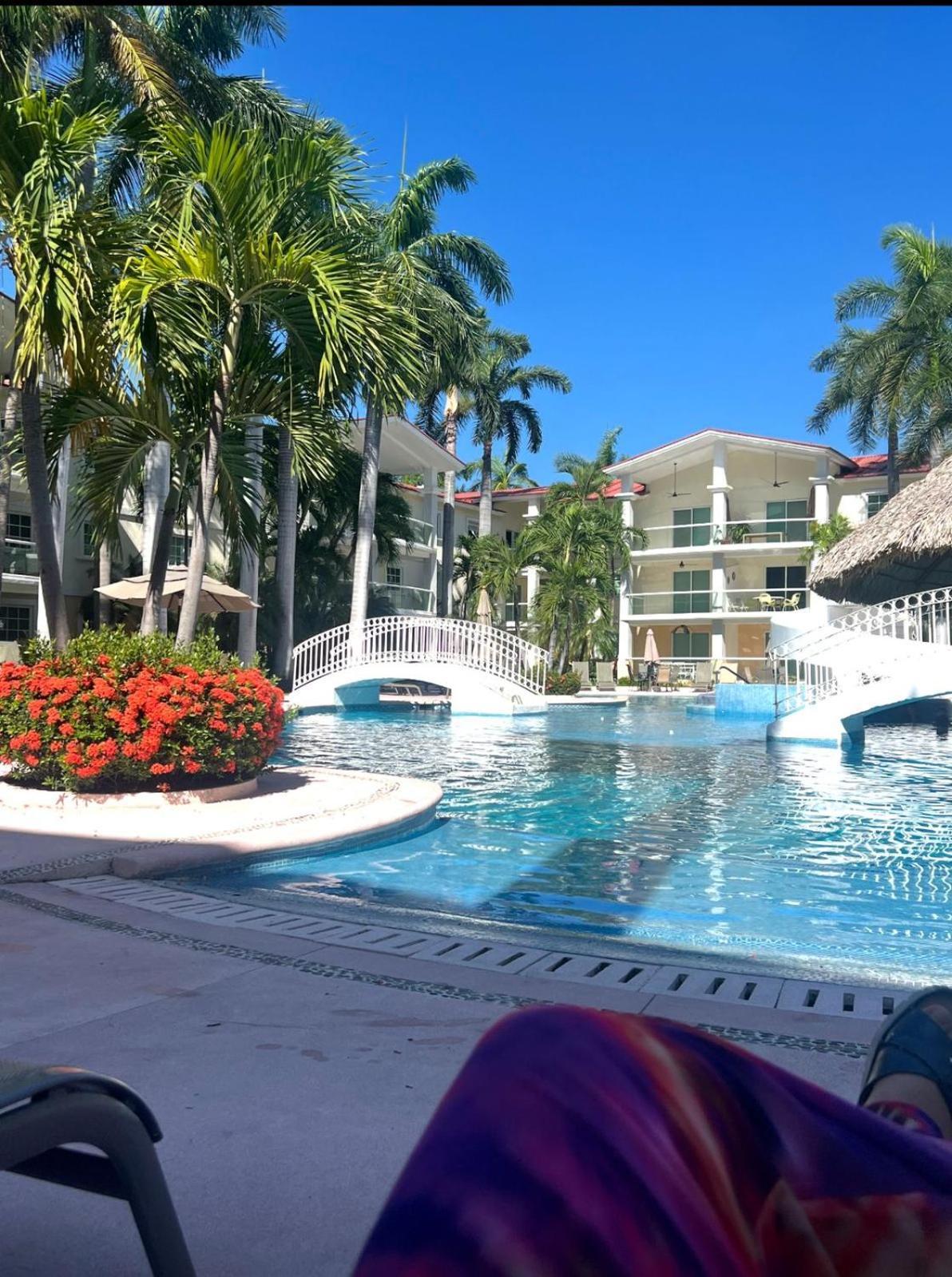 Diamante Lakes Condominium, In Front Of Arena Gnp * Acapulco