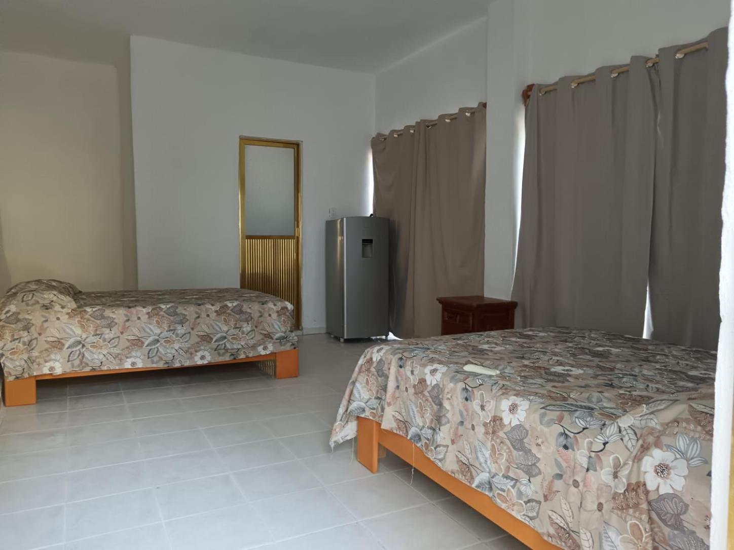 D America Homestay *