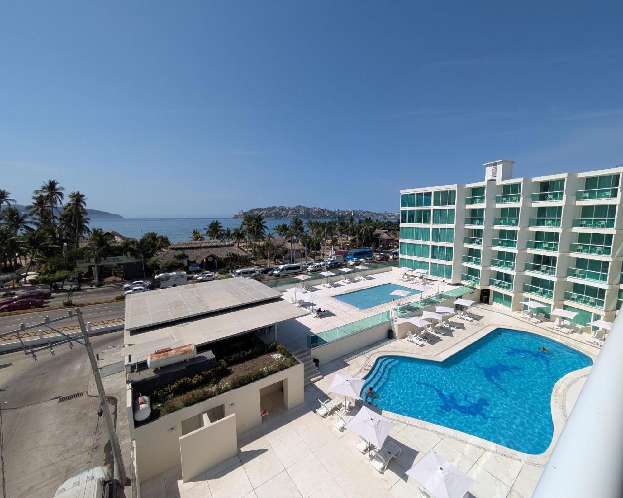 Hotel We 3*