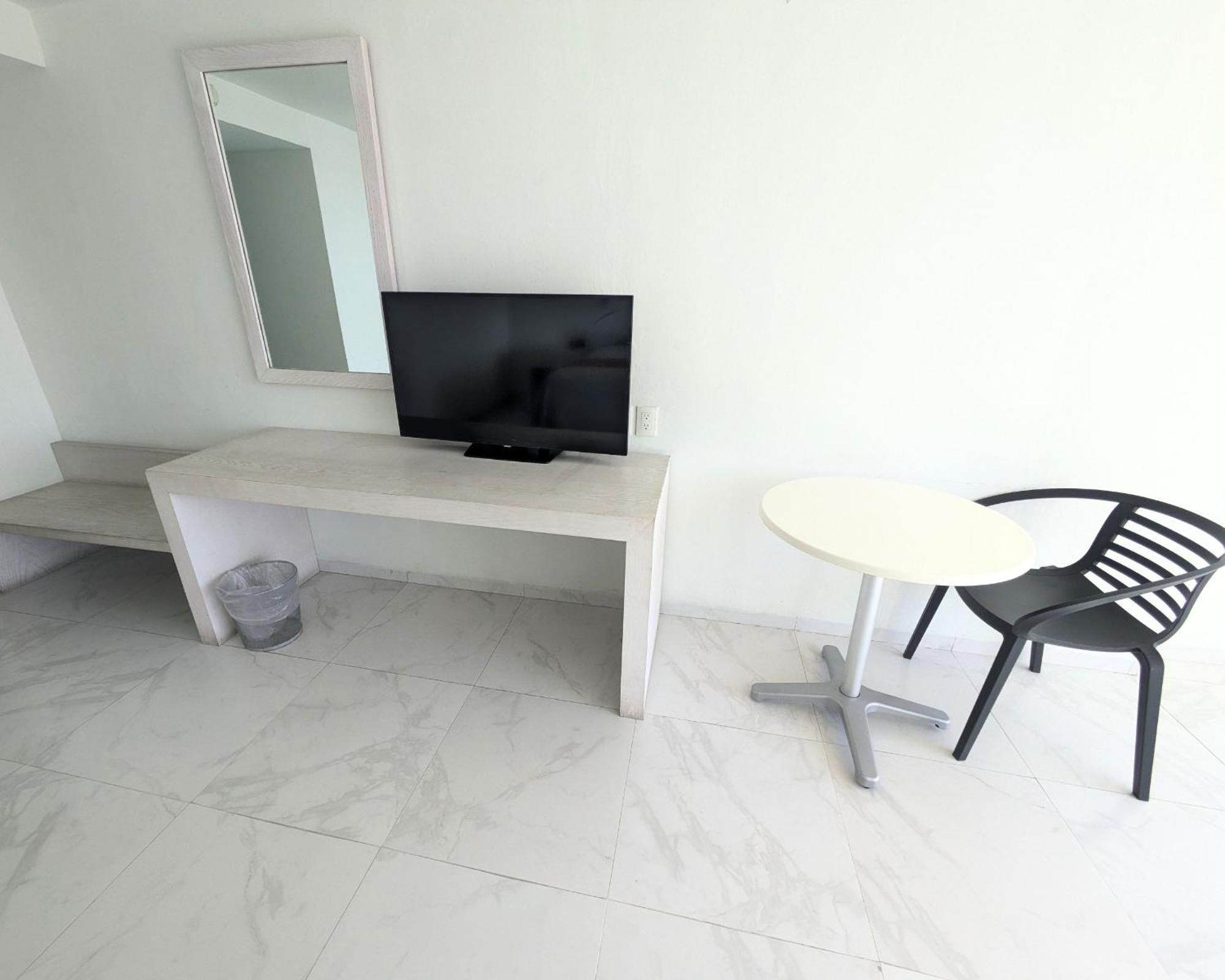 We Hotel 3*