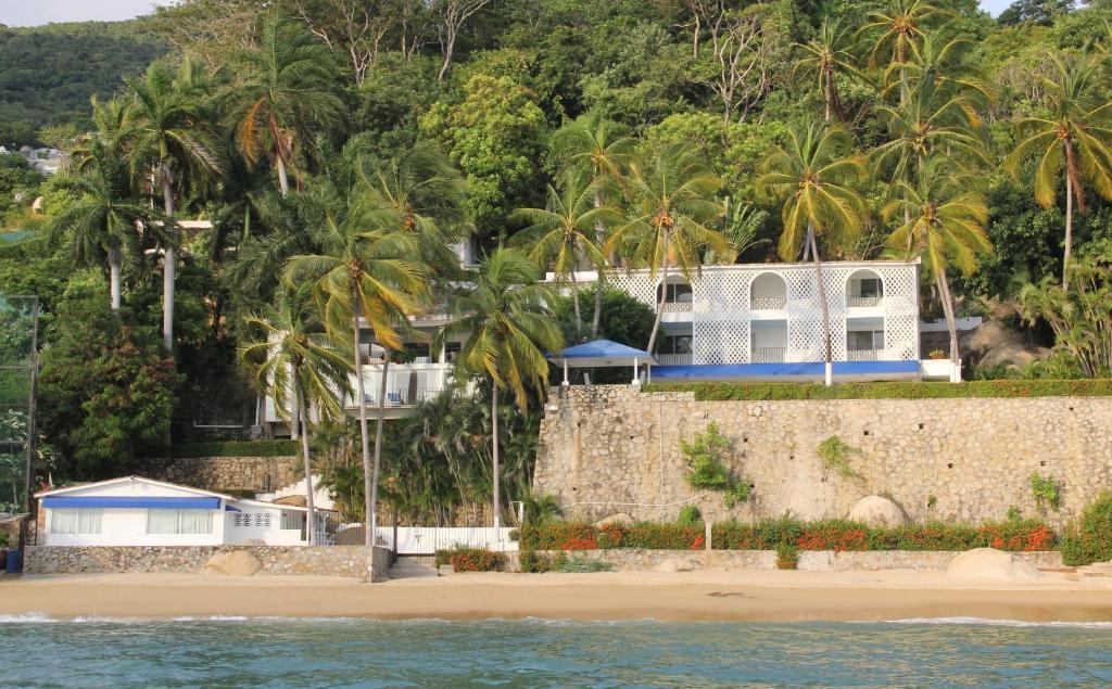 Casa Pichilingue: Beachfront Paradise In Acapulco's Diamond Zone