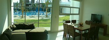 Hotel Mayan Lakes