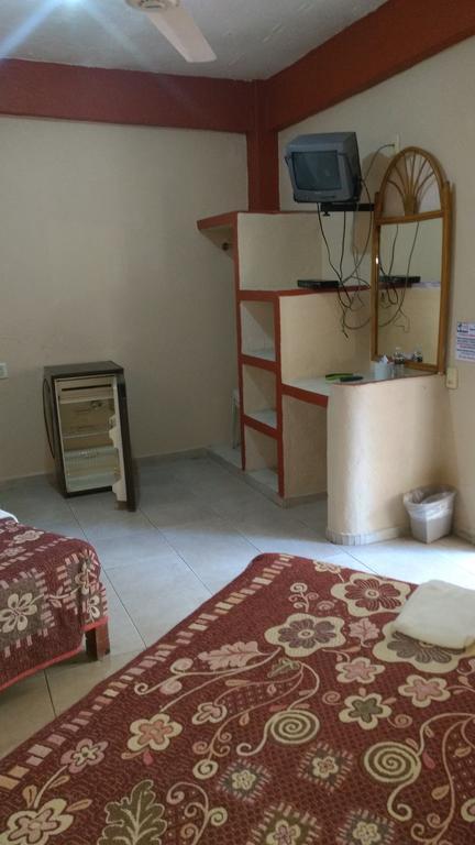 Guest house Y Olivares 2*