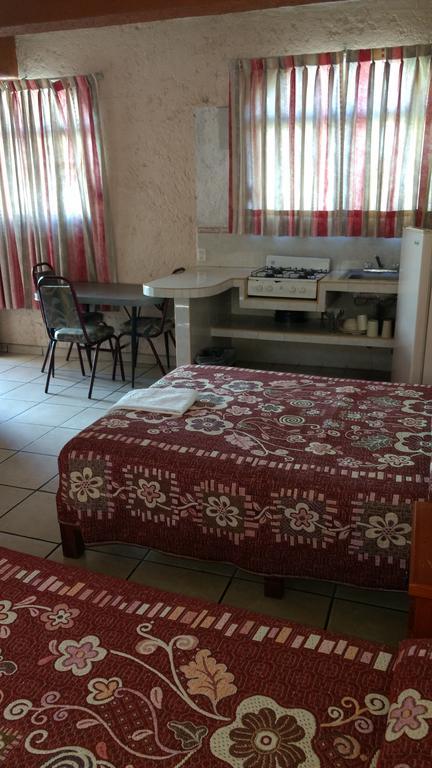 Guest house Y Olivares Acapulco