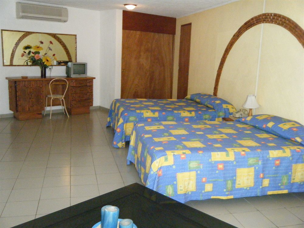El Tropicano 3*