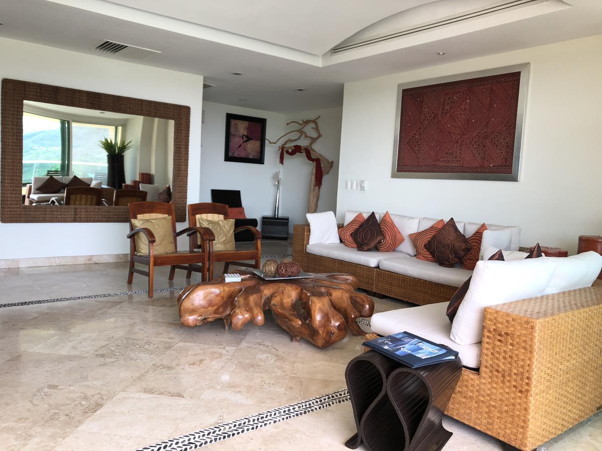 B Pichilingue Esmeralda Apt & Beach Club Acapulco