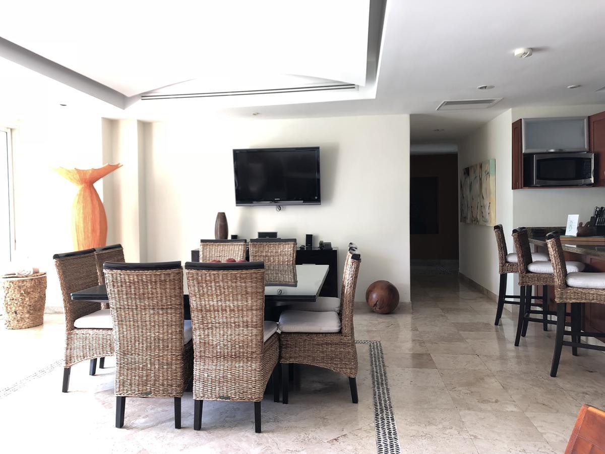 B Pichilingue Esmeralda Apt & Beach Club Acapulco