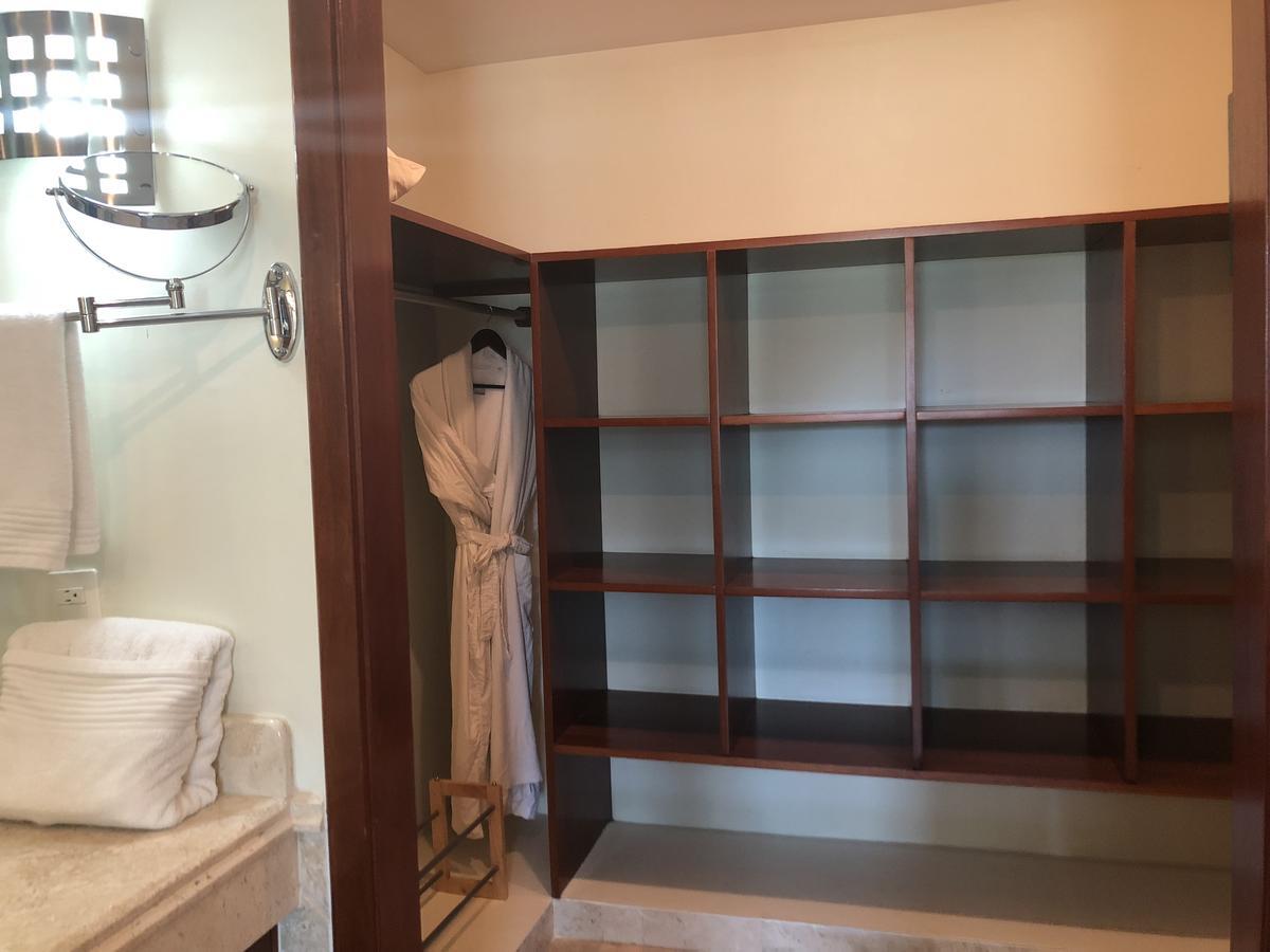 B Pichilingue Esmeralda Apt & Beach Club Acapulco