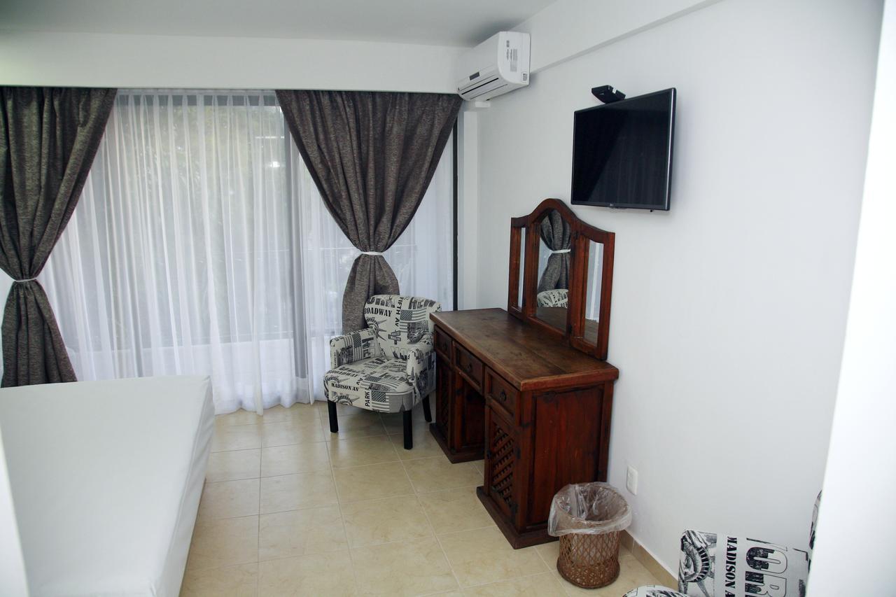 Punta Coral Inn