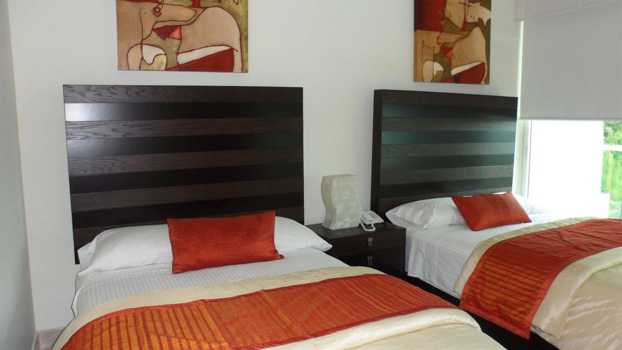 B Pichilingue & Club 5*