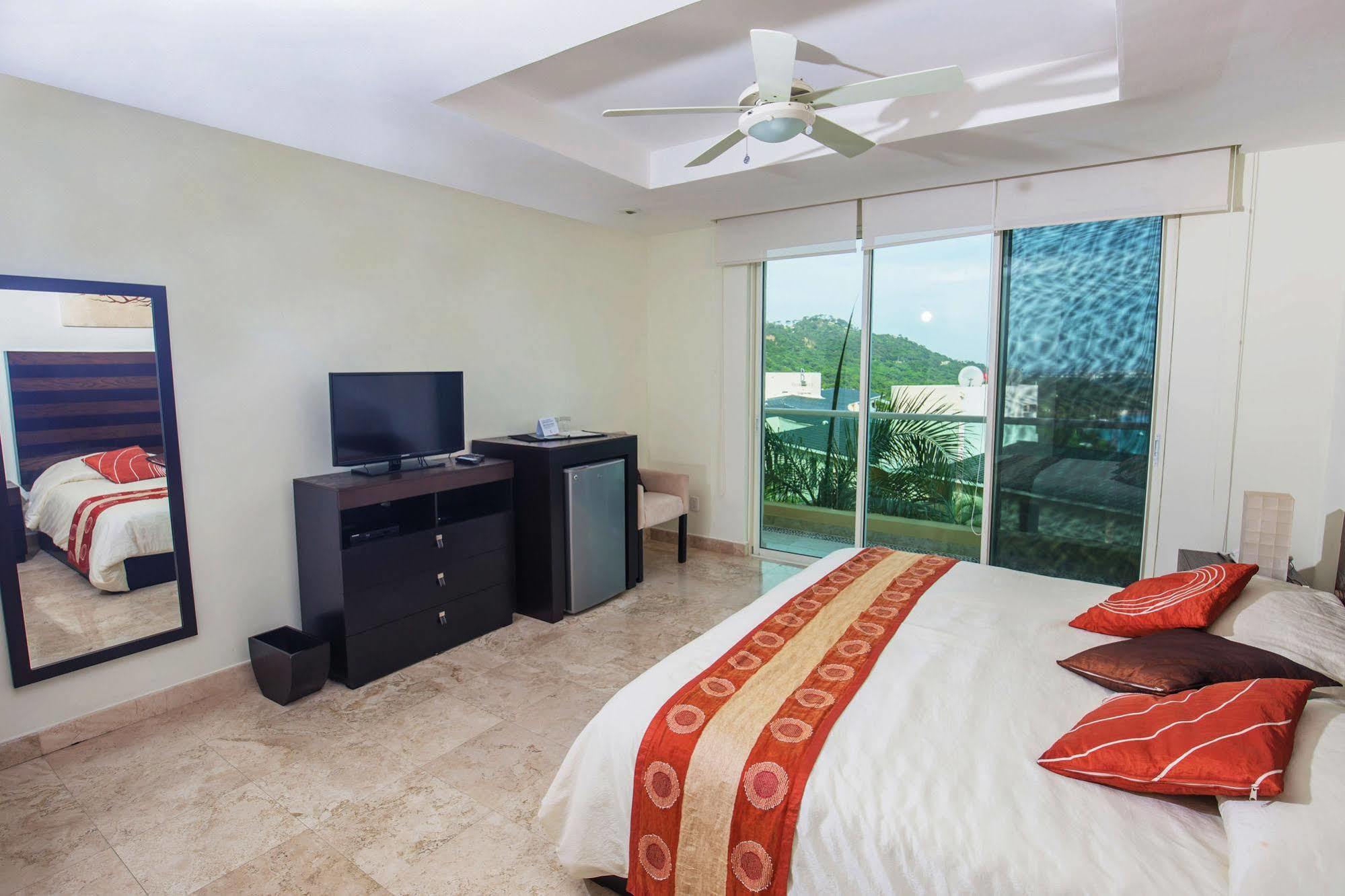 Aparthotel B Pichilingue & Club 5*