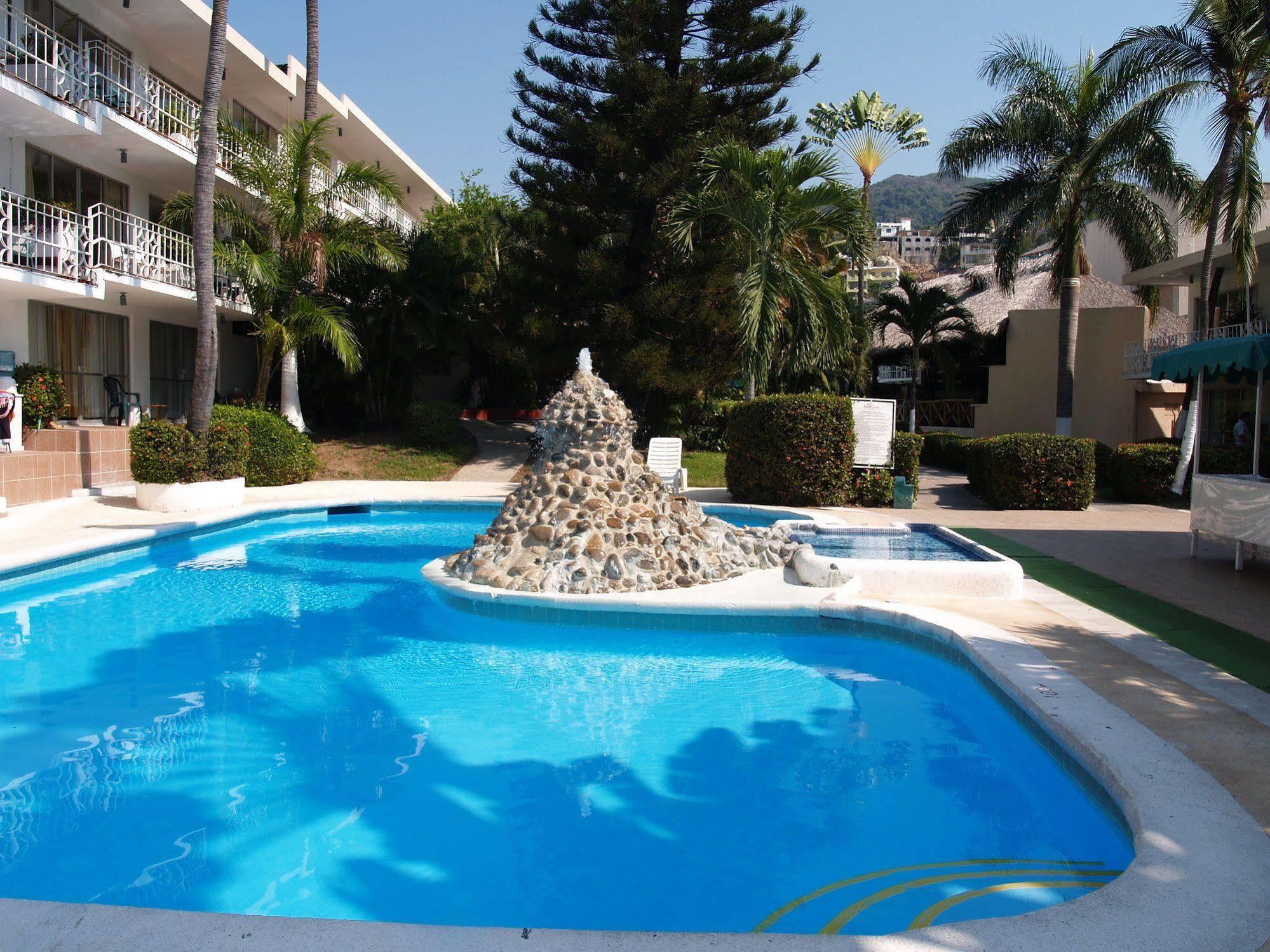 El Tropicano Hotel