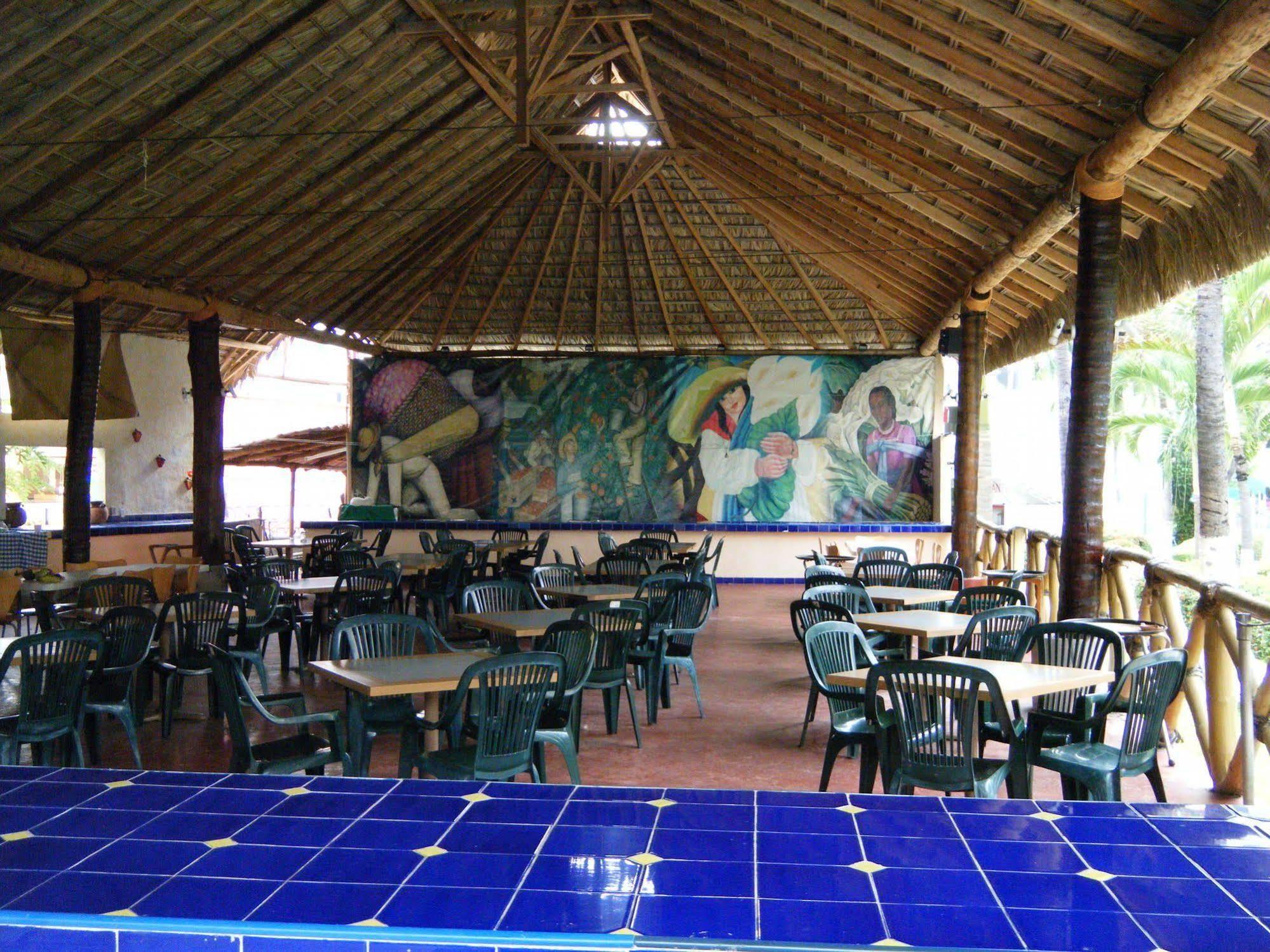 El Tropicano Hotel