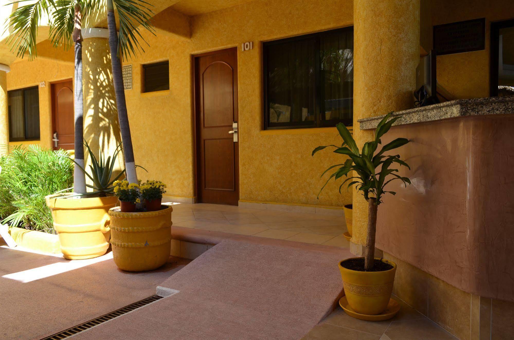 Hotel La Lupita 3*