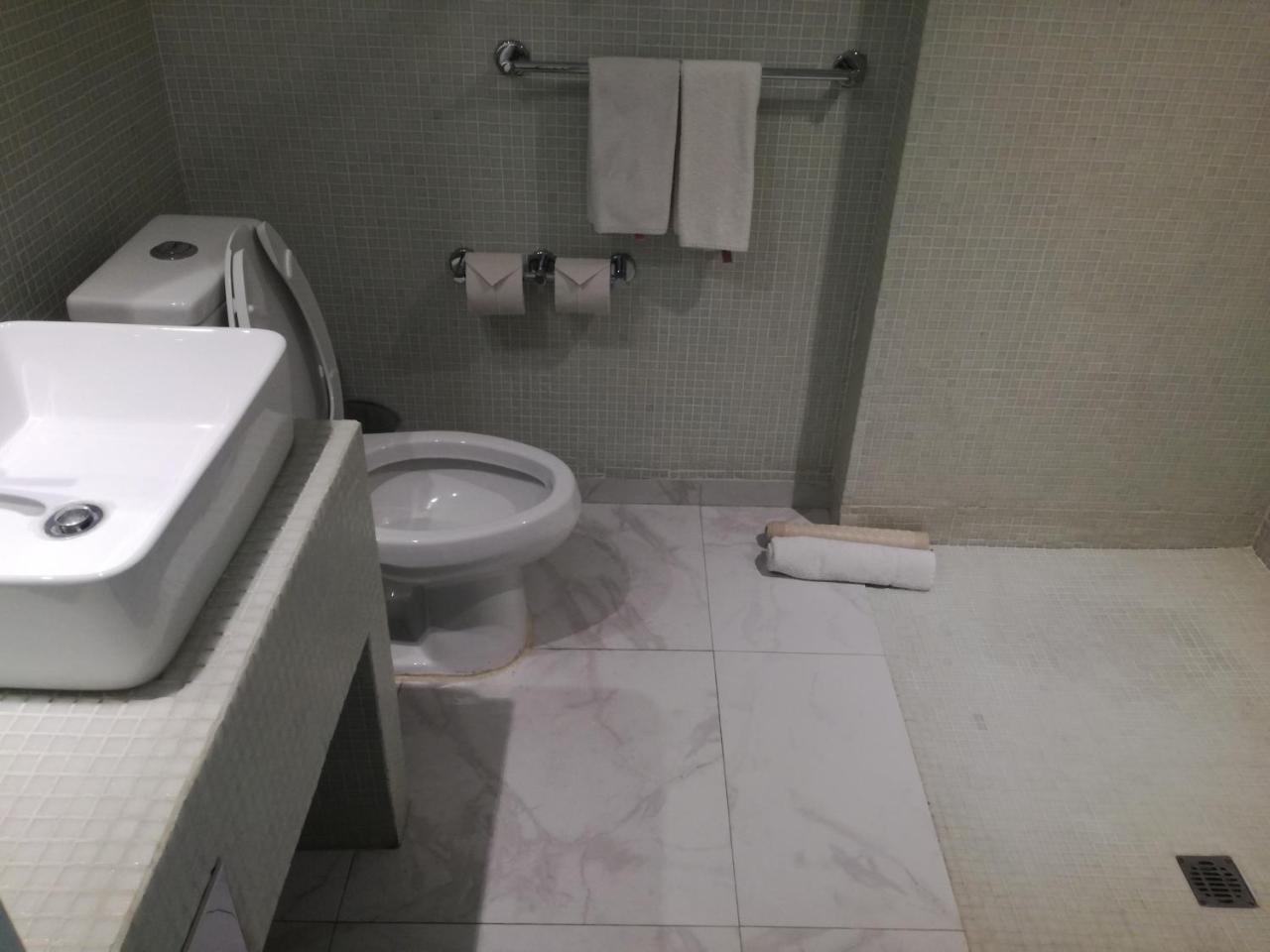 We Hotel 3*