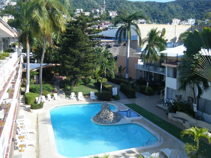 El Tropicano
