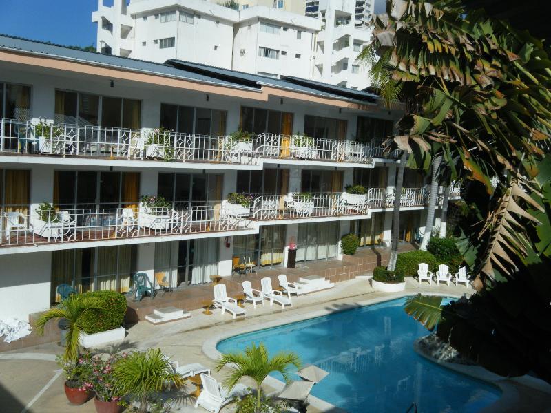 El Tropicano 3*